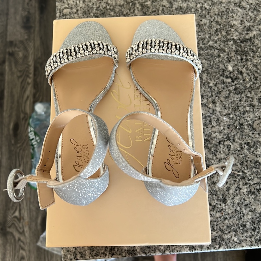Jewel Badgley Mischa James Silver Block Heel Sandal Size 7.5 - Picture 3 of 7